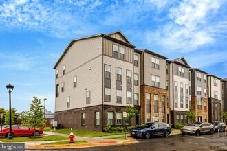 20941 Bluebird Sq in Countryside, VA - Building Photo - Building Photo