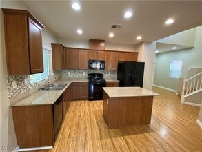 10273 Headrick Dr in Las Vegas, NV - Building Photo - Building Photo