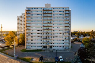 Glenmore Heights Apartments in Calgary, AB - Building Photo - Building Photo