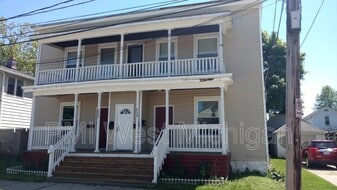 824 Nagold St NW in Grand Rapids, MI - Building Photo