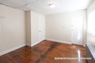 28 Monmouth St in Boston, MA - Foto de edificio - Building Photo