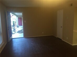 5101 Evans Ave in Austin, TX - Building Photo - Building Photo