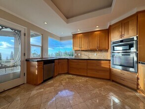 24 Paliuli Way in Kula, HI - Building Photo - Building Photo