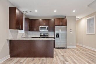 6526 S Maryland Ave, Unit 1 in Chicago, IL - Foto de edificio - Building Photo