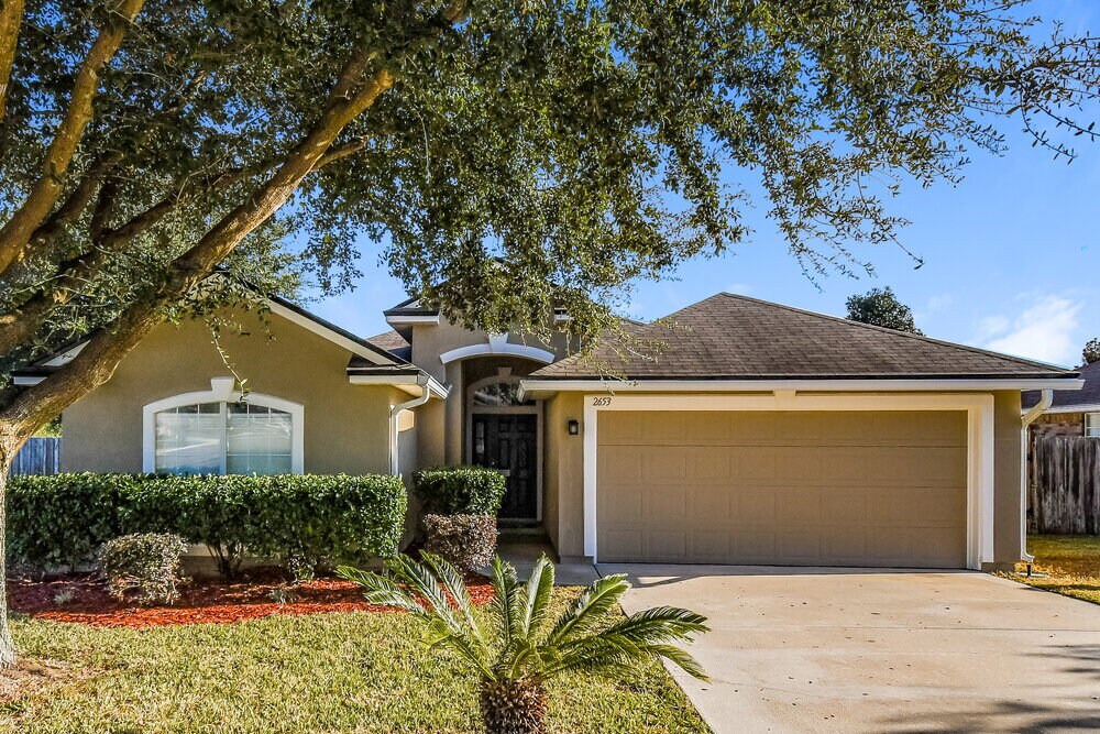 2653 Fernleaf Dr in Green Cove Springs, FL - Foto de edificio