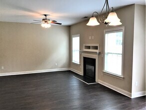 617 Monterey Pine Dr in Fuquay Varina, NC - Building Photo - Building Photo