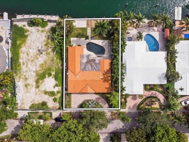 13205 Arch Creek Terrace in North Miami, FL - Building Photo - Building Photo