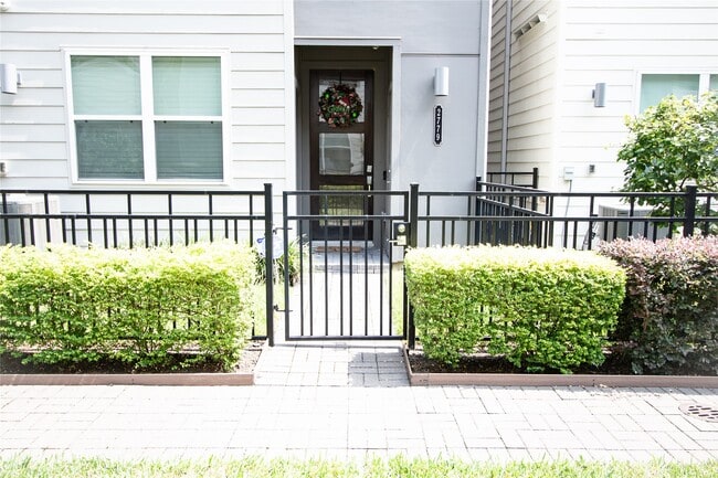 property at 2779 Clinton Dr