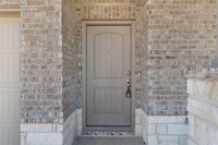 223 Knl Pnes Dr in Terrell, TX - Foto de edificio - Building Photo