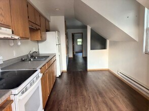 120 S Garden Ave in Gillett, WI - Foto de edificio - Building Photo