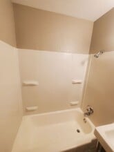 327 Arlington St in Waukesha, WI - Foto de edificio - Interior Photo