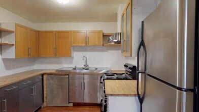 1641 10th Ave E in Seattle, WA - Foto de edificio - Building Photo