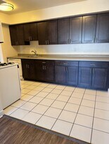 2260 N Summit Ave, Unit 309 in Milwaukee, WI - Building Photo