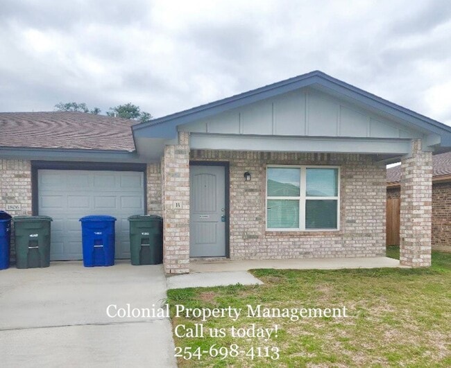 property at 1806 Castroville Trl
