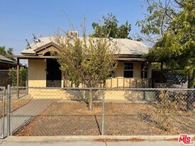 604 Eye St in Bakersfield, CA - Building Photo