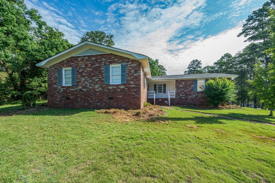 2405 34th Ave in Northport, AL - Building Photo