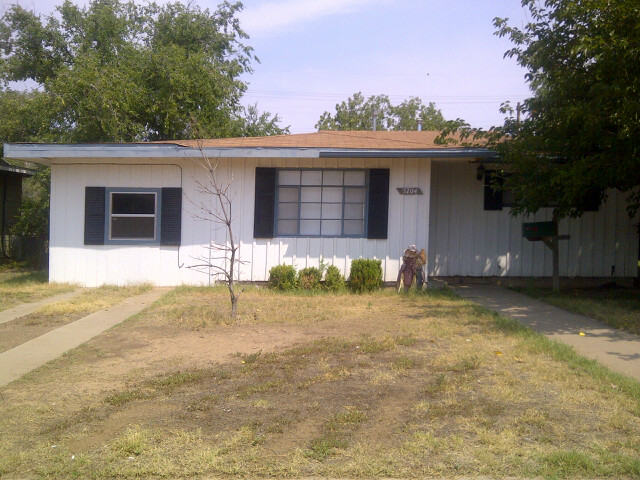 3704 32nd St in Lubbock, TX - Building Photo
