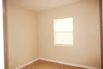 346 W 15th St in Riviera Beach, FL - Building Photo - Building Photo