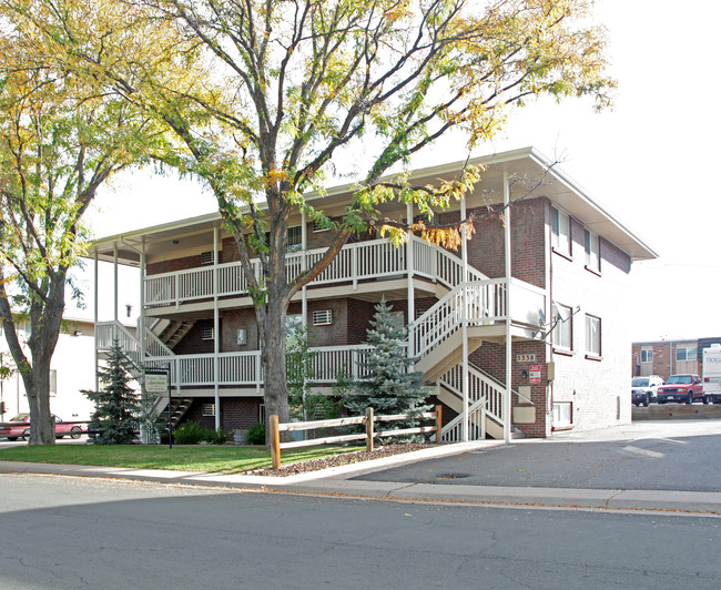 5338 S Fox St in Littleton, CO - Foto de edificio - Building Photo