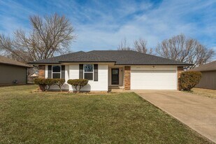 2279 W Roxbury St in Springfield, MO - Building Photo