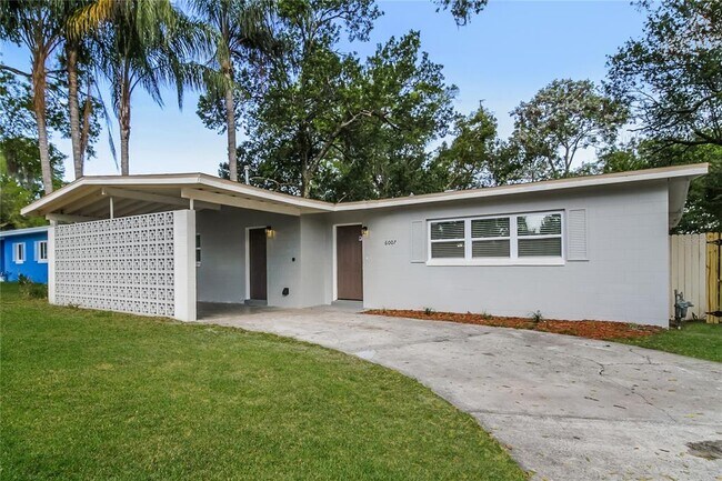 property at 6007 Oakcrest Cir