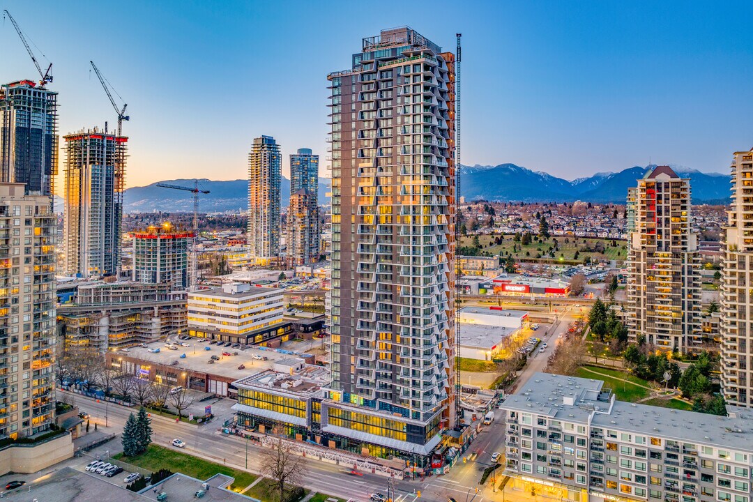 4279 Dawson St in Burnaby, BC - Building Photo