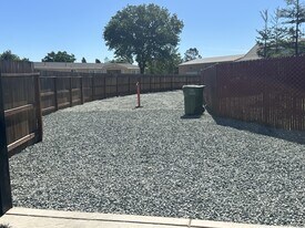 10526 Sisters Ct in Elk Grove, CA - Building Photo