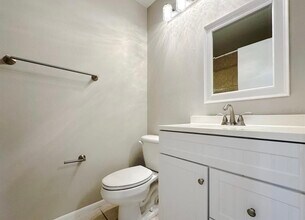 7135 Parkside Villas Dr N, Unit 7135 in St. Petersburg, FL - Foto de edificio - Building Photo