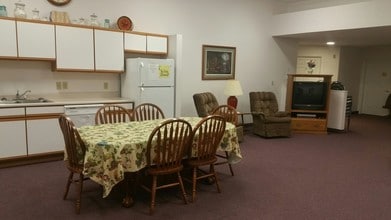 Village North in Akron, IA - Foto de edificio - Interior Photo