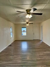 13030 Kansas Ave in Hanford, CA - Building Photo - Building Photo