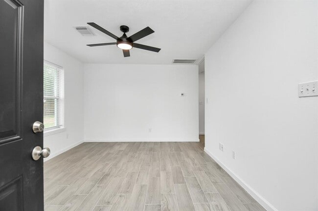212 N 2nd St in La Porte, TX - Building Photo - Building Photo