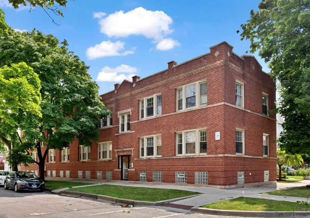 3846 N Lamon Ave, Unit 2 in Chicago, IL - Building Photo