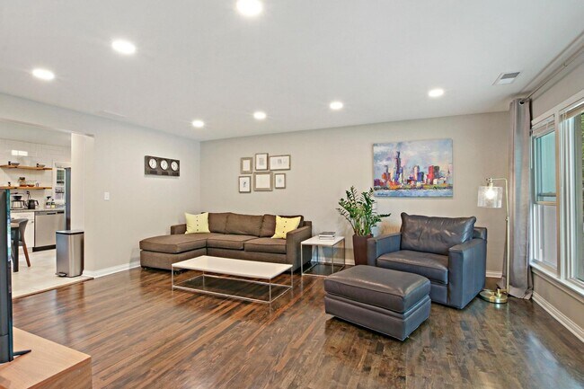 500 W Pacific Ave in Waukegan, IL - Building Photo - Building Photo