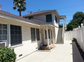 4312 Laurel Canyon Blvd in Studio City, CA - Foto de edificio - Building Photo