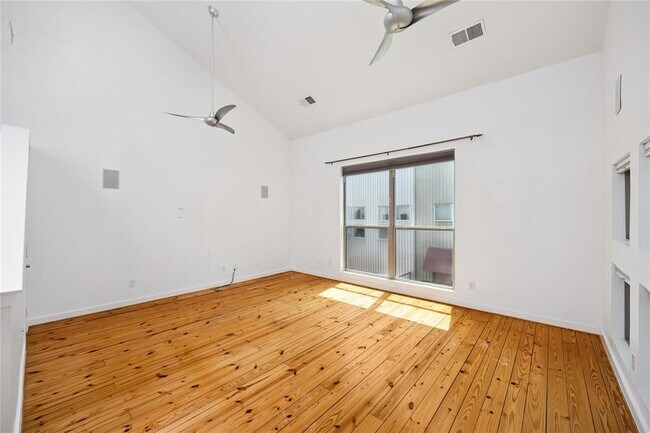 6126 Grand Blvd in Houston, TX - Building Photo - Building Photo