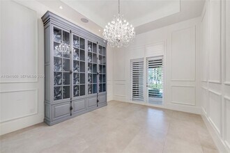 6880 SW 82nd Ave in Miami, FL - Building Photo - Building Photo