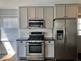 4240 Gilbert Ave in Western Springs, IL - Building Photo