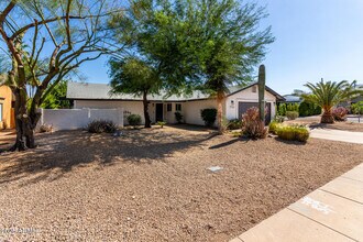7731 E Rose Ln in Scottsdale, AZ - Building Photo - Building Photo