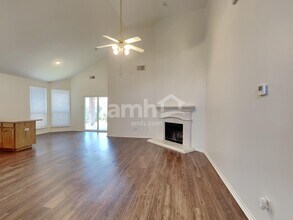 10613 Big Oak Dr in Fort Worth, TX - Building Photo - Building Photo