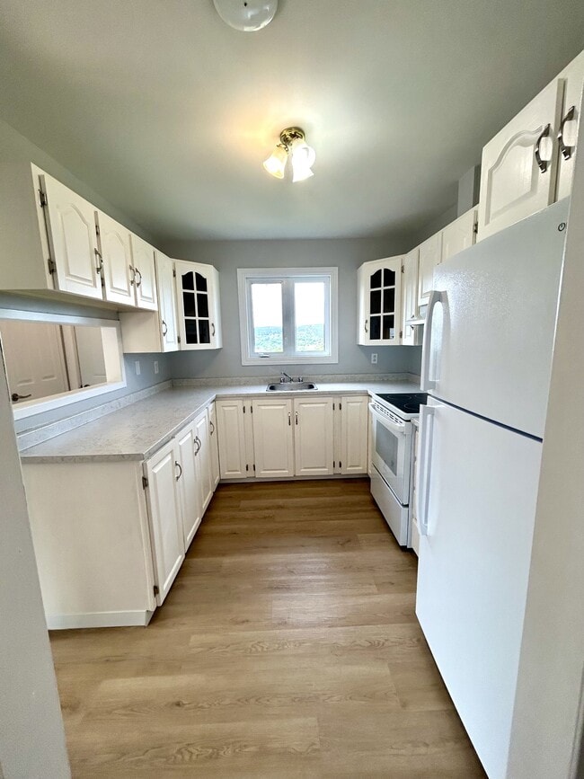 132 Old Pennywell Road in St John's, NL - Building Photo - Building Photo