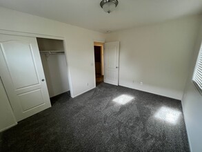 3745 Austell St in Las Vegas, NV - Foto de edificio - Building Photo