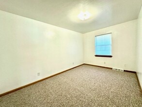 701 Commander Dr in Roanoke, VA - Foto de edificio - Building Photo