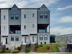 422 38th Ave N in Nashville, TN - Building Photo
