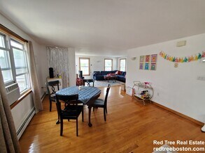 66 Brooks St, Unit 2 in Boston, MA - Building Photo - Building Photo