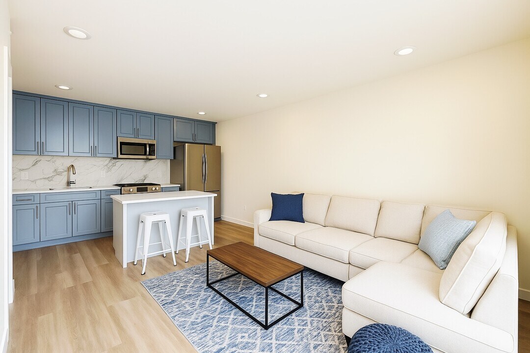618 2/5 W 87th St in Los Angeles, CA - Building Photo