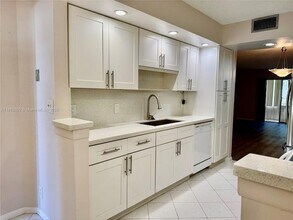 1601 Abaco Dr, Unit B1 in Coconut Creek, FL - Building Photo - Building Photo