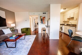 3914 Ave D Ave in Austin, TX - Building Photo - Building Photo
