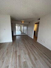 2625 E Indian School Rd, Unit 323 in Phoenix, AZ - Building Photo - Building Photo