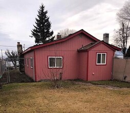 231 Martin St in Klamath Falls, OR - Building Photo - Building Photo