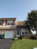 2616 Anthony Ct in Easton, PA - Building Photo